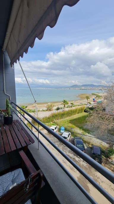 Seaside Apartment - Charlie'S House Халкіда Екстер'єр фото